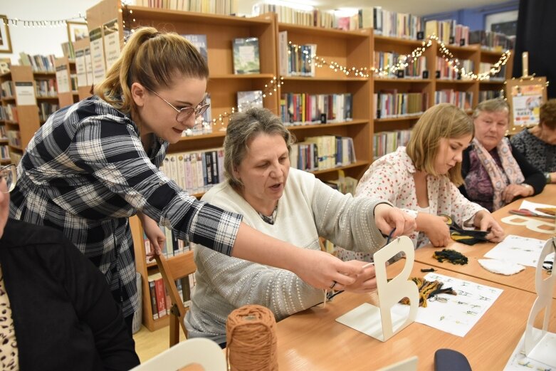  Mszczonów: Wieczór  w bibliotece 