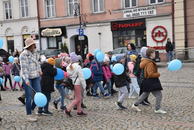  Na niebiesko. Obchody Dnia Świadomości Autyzmu 