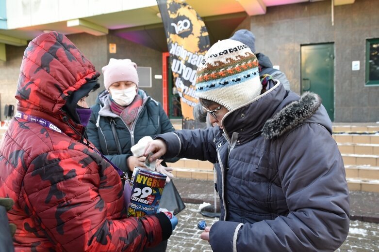  Na ulicach Skierniewic znów zagrała Wielka Orkiestra Świątecznej Pomocy 