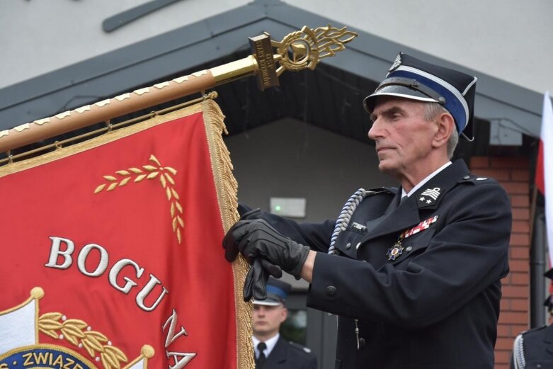  Nadanie sztandaru dla OSP Stary Rzędków 