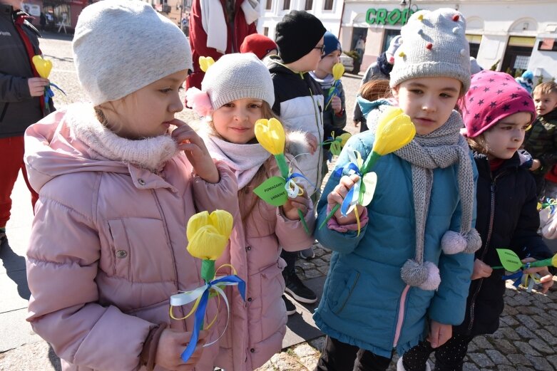  Najmłodsi manifestowali solidarność z Ukrainą 