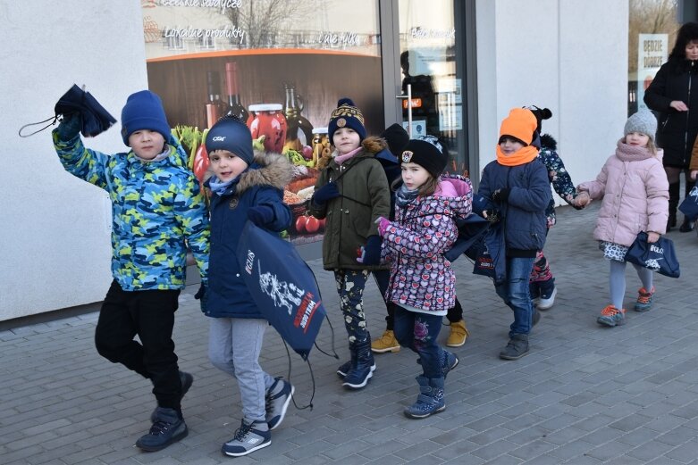  Najmłodsi zbierają elektrośmieci. Dziś podziękowali portalowi eglos za promocję akcji 