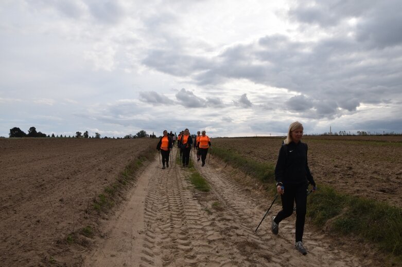  Najwytrwalsi mają przejść nawet 100 km 