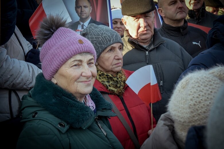  Nawrocki w Skierniewicach: Rafał Trzaskowski zachowuje się jak chorągiewa” 