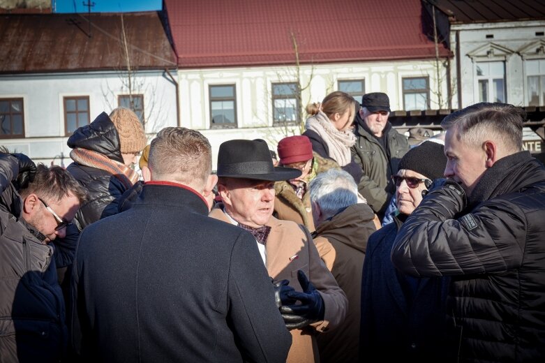  Nawrocki w Skierniewicach: Rafał Trzaskowski zachowuje się jak chorągiewa” 