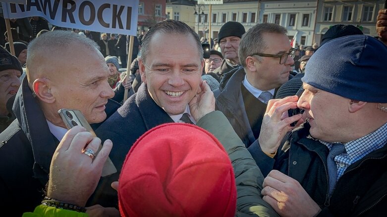  Nawrocki w Skierniewicach: Rafał Trzaskowski zachowuje się jak chorągiewa” 