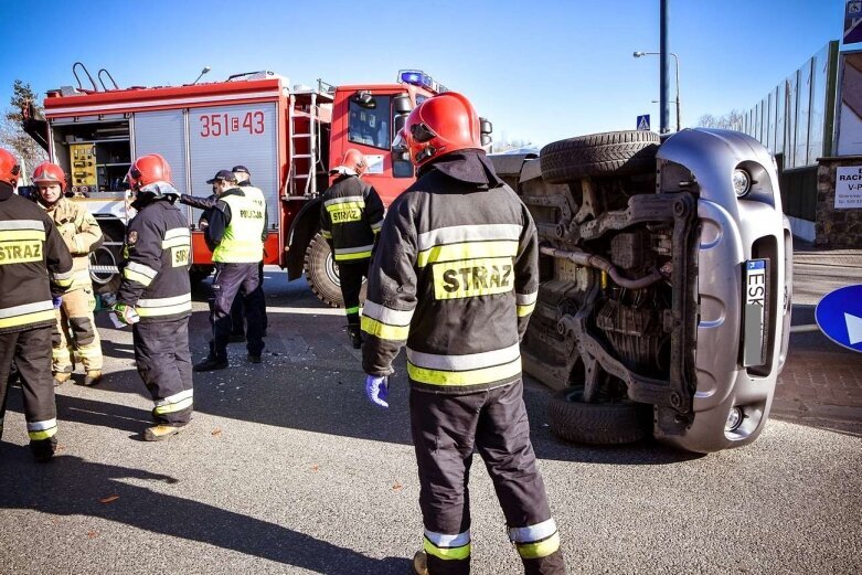  Niebezpieczna kolizja na skrzyżowaniu przy szpitalu 