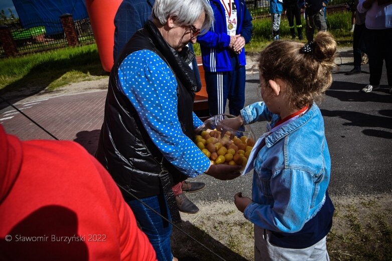  Niedzielny marszobieg bialskim sadami [ZDJĘCIA] 