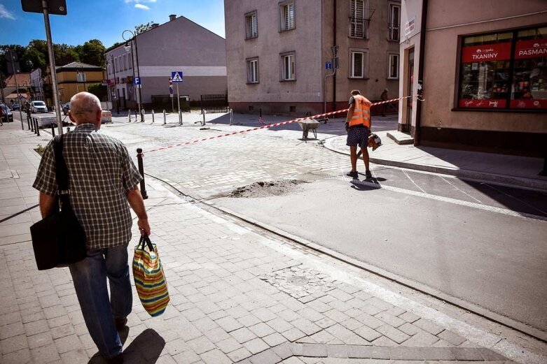  Nowe rondo w barwach Skierniewic, Rawska też na ukończeniu [ZDJĘCIA]  