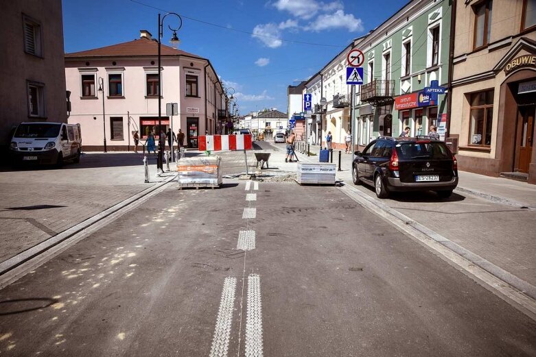  Nowe rondo w barwach Skierniewic, Rawska też na ukończeniu [ZDJĘCIA]  