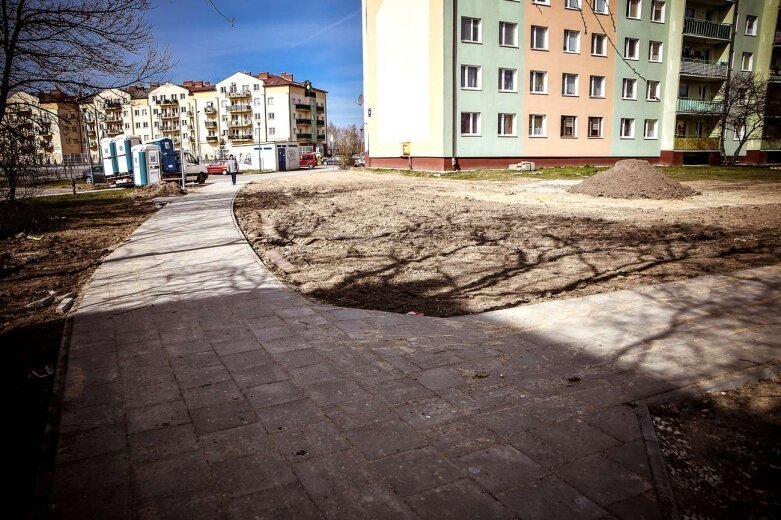  Nowy chodnik na Widoku prawie skończony 