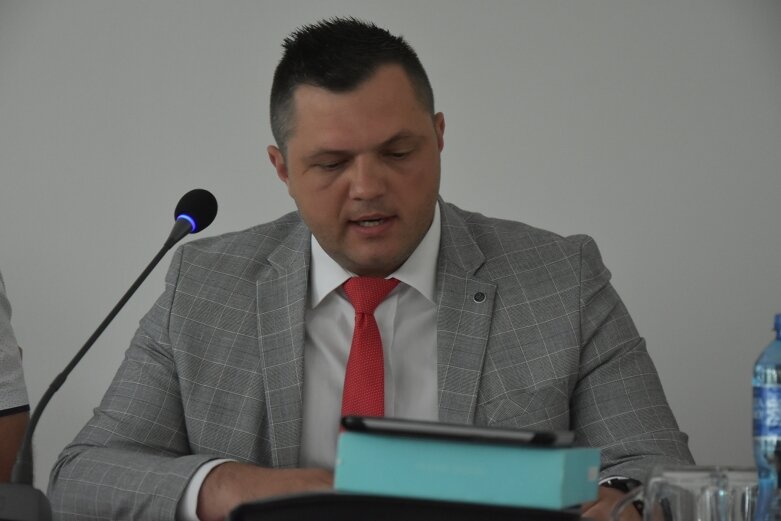  Nowy Kawęczyn: Kamil Michalak nowym przewodniczącym rady gminy 