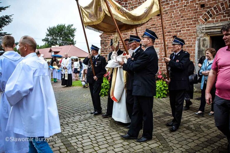  Odpust parafialny w Sierzchowach [ZDJĘCIA] 