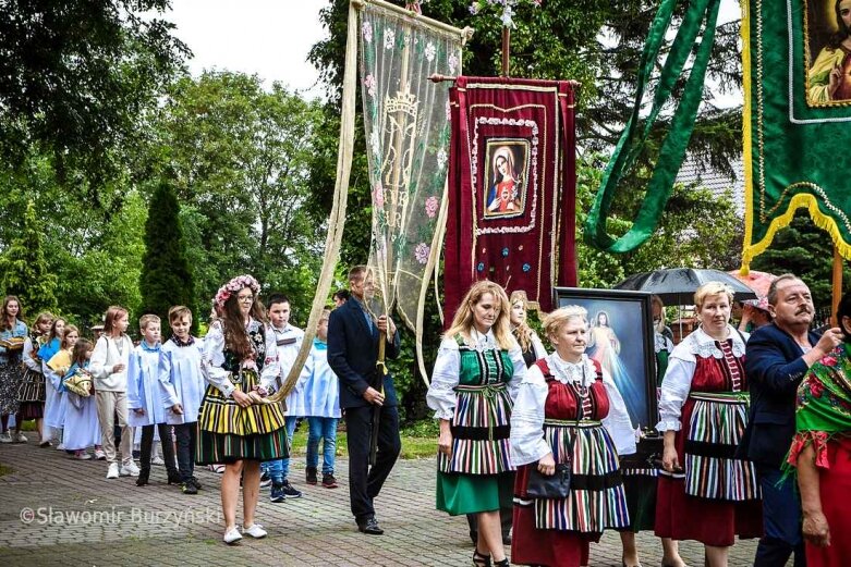  Odpust parafialny w Sierzchowach [ZDJĘCIA] 