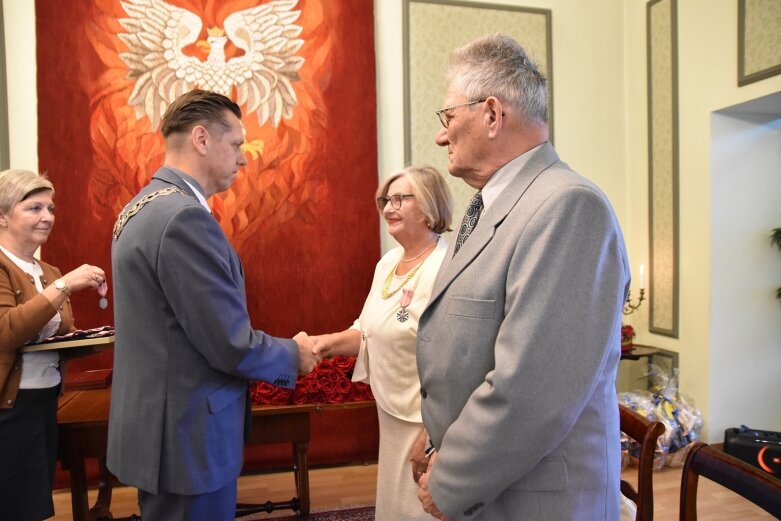  Odznaczeni medalami za długoletnie pożycie małżeńskie 