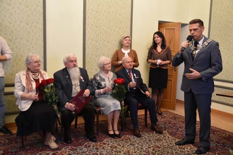  Odznaczeni medalami za długoletnie pożycie małżeńskie 