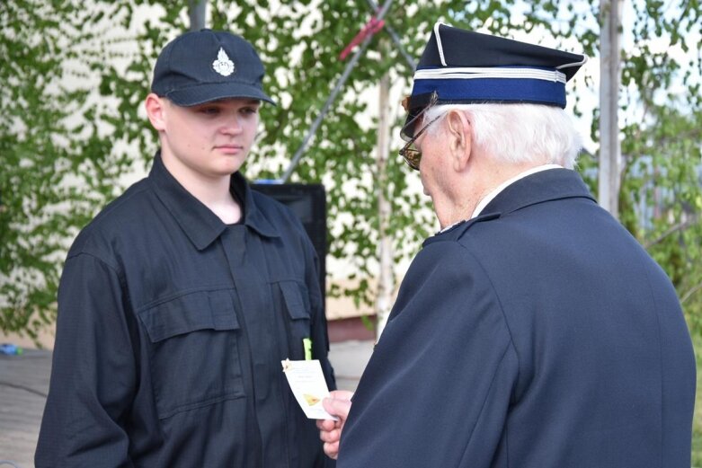  OSP Miedniewice doczekało się wozu strażackiego 