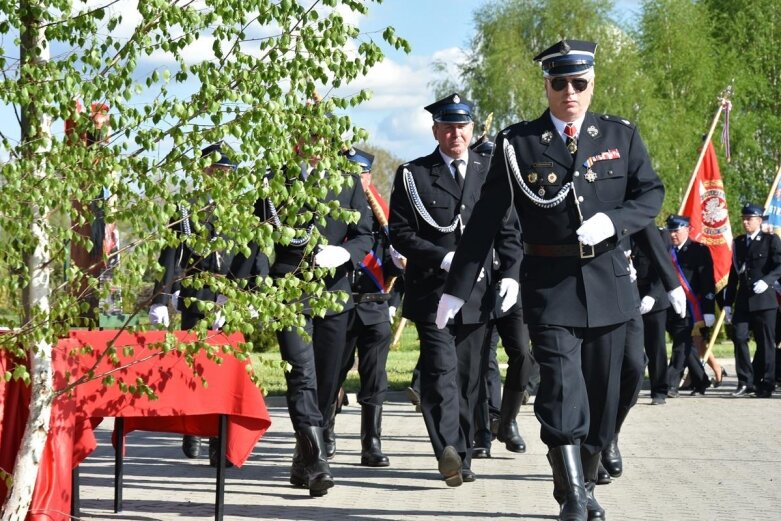  OSP Miedniewice doczekało się wozu strażackiego 