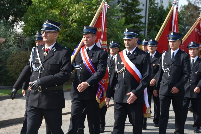  OSP Wysokienice ma nowy wóz strażacki 