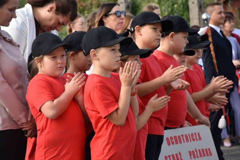  OSP Wysokienice ma nowy wóz strażacki 