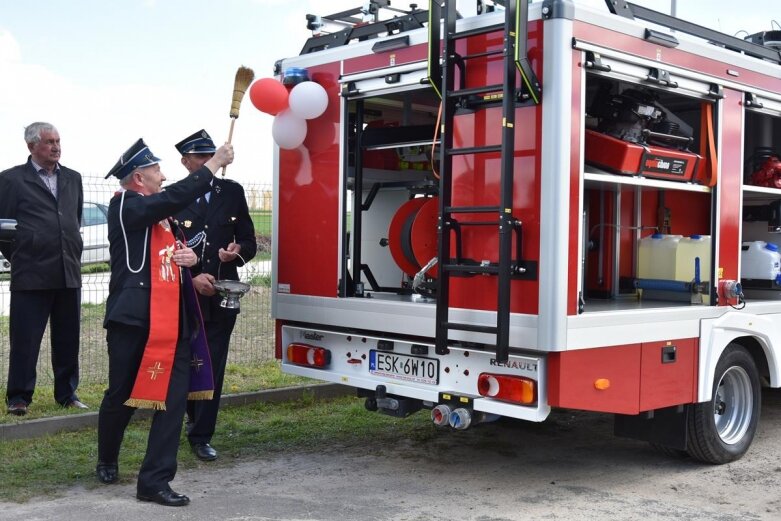  OSP Złota ma nowy wóz 