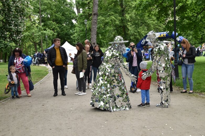  Park miejski w Skierniewicach pełen atrakcji dla najmłodszych 
