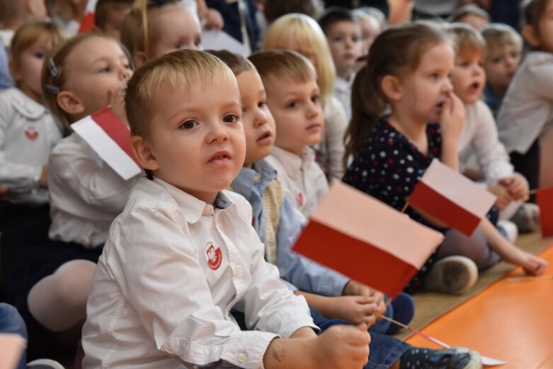  Patriotyzmu uczą się w przedszkolu 