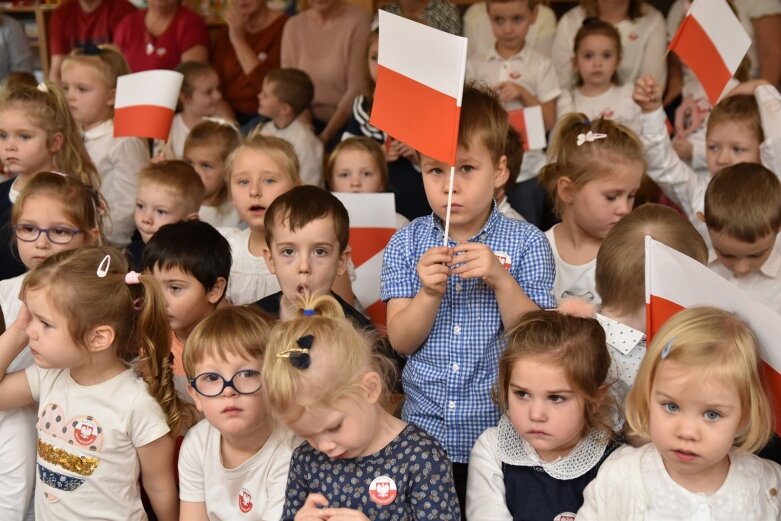  Patriotyzmu uczą się w przedszkolu 