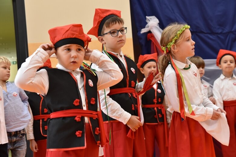  Patriotyzmu uczą się w przedszkolu 