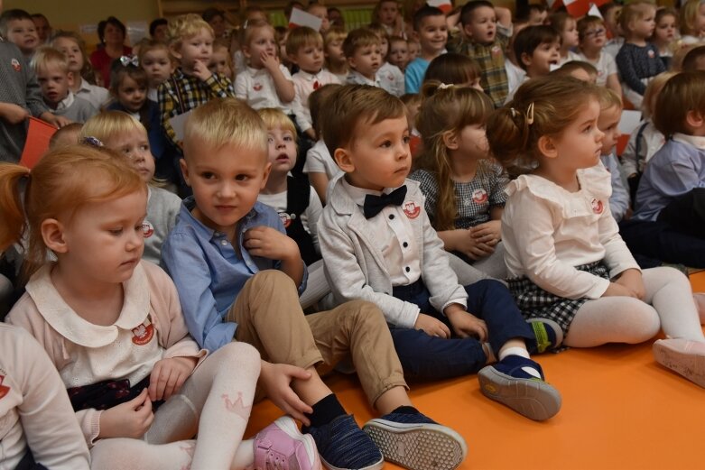  Patriotyzmu uczą się w przedszkolu 