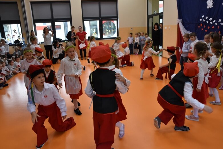  Patriotyzmu uczą się w przedszkolu 