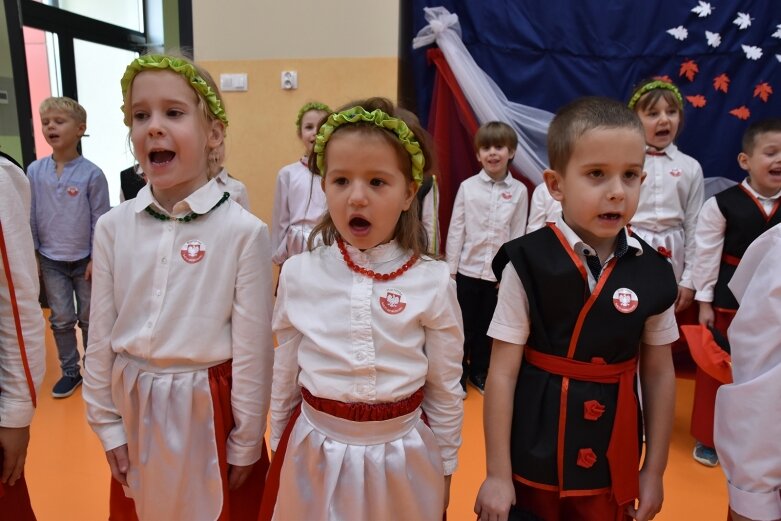  Patriotyzmu uczą się w przedszkolu 