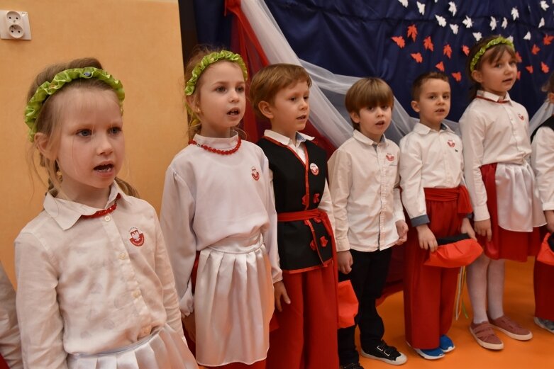  Patriotyzmu uczą się w przedszkolu 