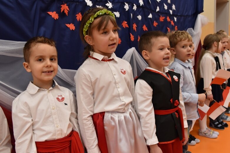  Patriotyzmu uczą się w przedszkolu 