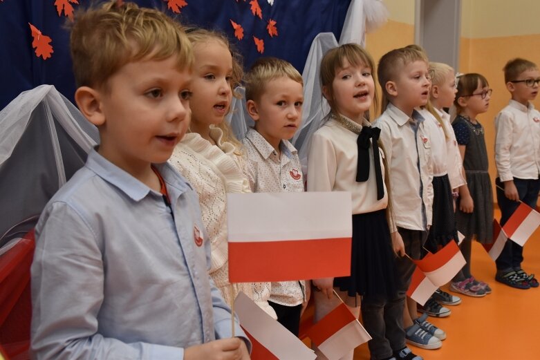  Patriotyzmu uczą się w przedszkolu 