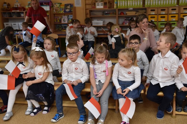  Patriotyzmu uczą się w przedszkolu 