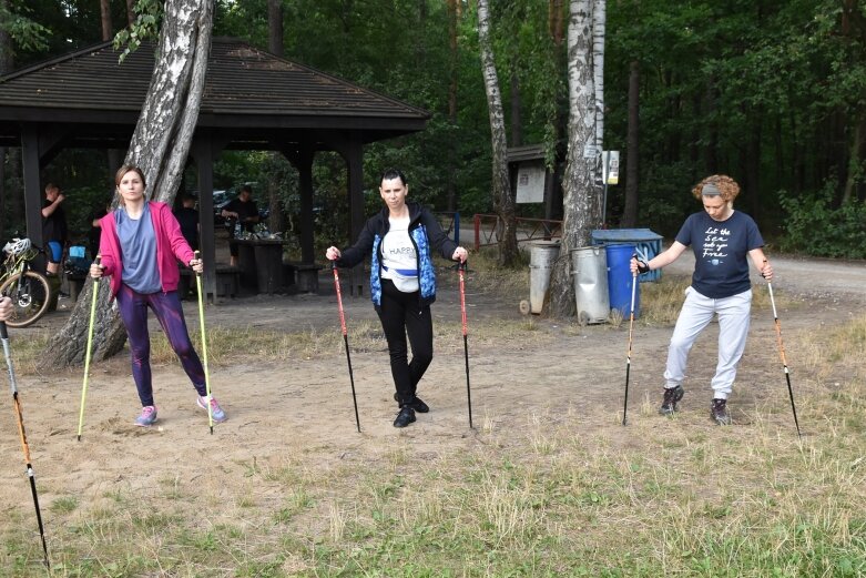  Pełen relaks w leśnej scenerii, czyli spacery Nordic Walking w Mszczonowie 