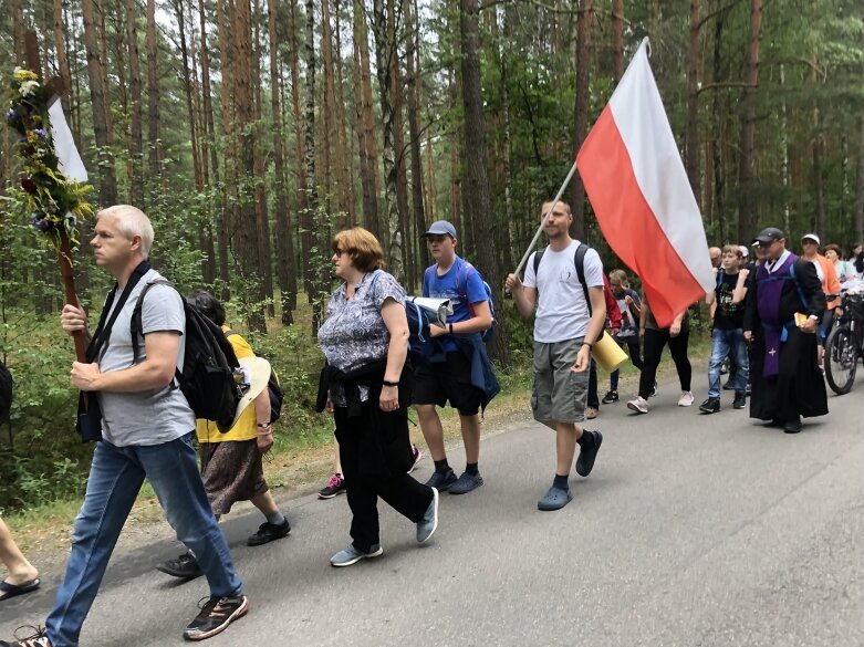  Pielgrzymowali do Miedniewic Klasztornych 