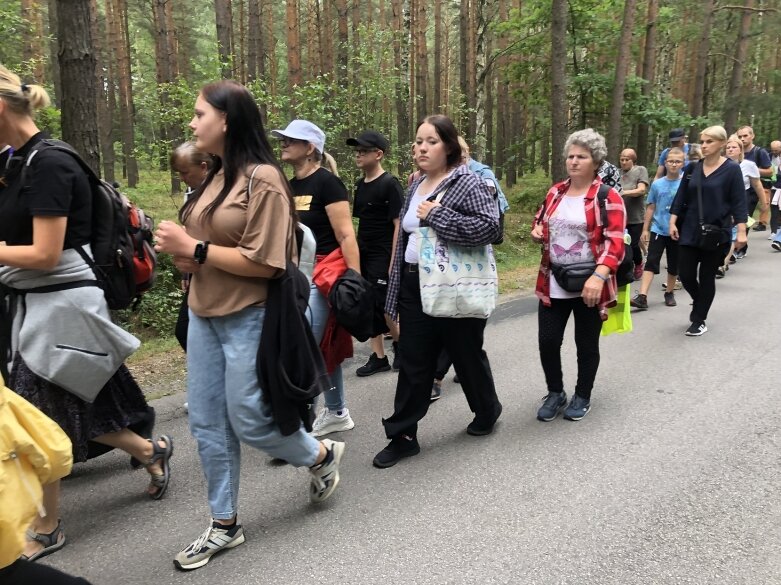  Pielgrzymowali do Miedniewic Klasztornych 