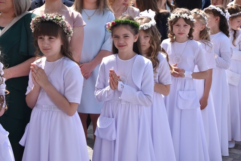  Pierwsza komunia w kościele Niepokalanego Serca Najświętszej Maryi Panny 