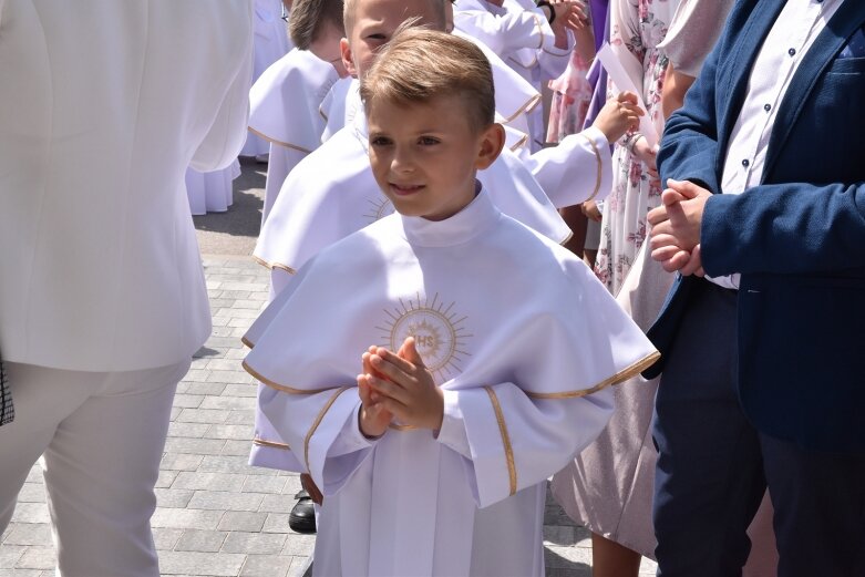  Pierwsza komunia w kościele Niepokalanego Serca Najświętszej Maryi Panny 