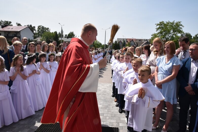  Pierwsza komunia w kościele Niepokalanego Serca Najświętszej Maryi Panny 