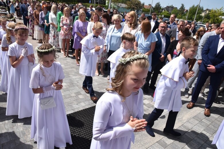  Pierwsza komunia w kościele Niepokalanego Serca Najświętszej Maryi Panny 