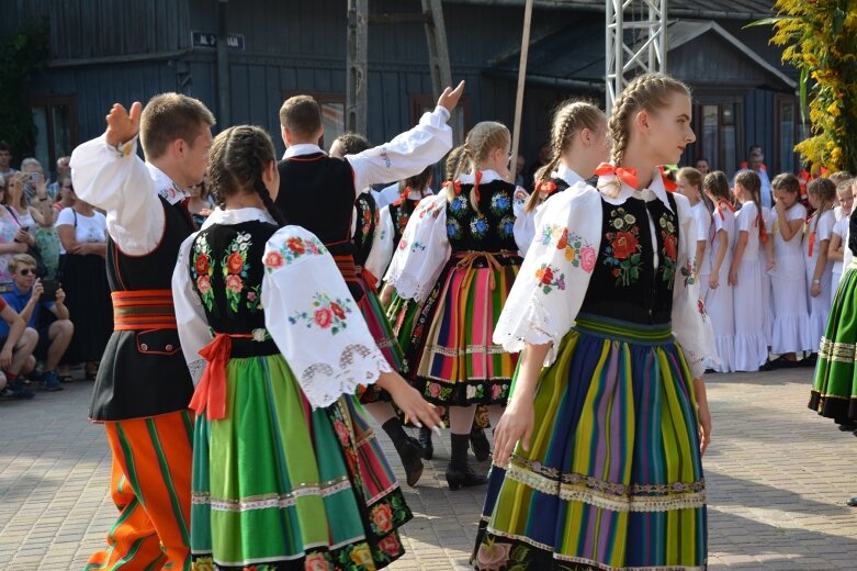  Piknik dożynkowy w Jeżowie  