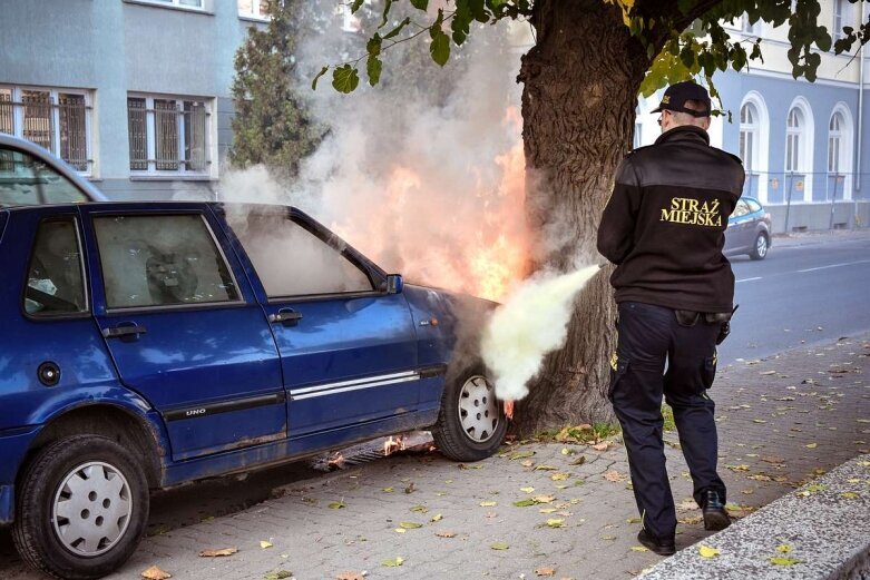  Płonący samochód na ulicy Jagiellońskiej 