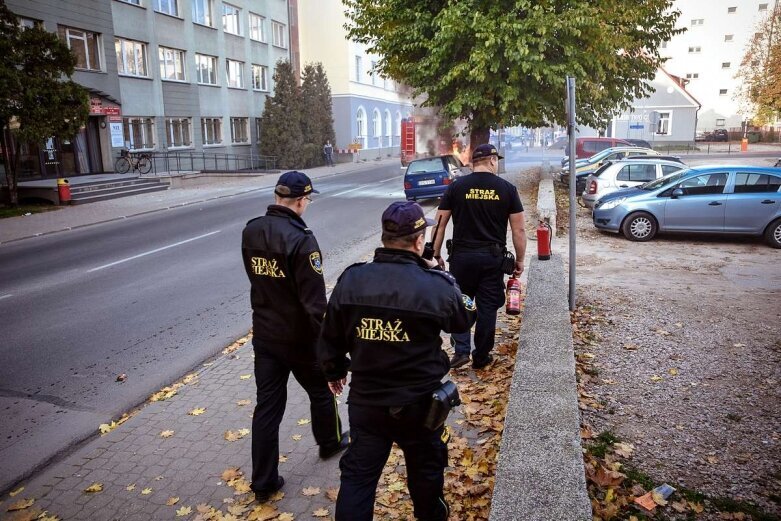  Płonący samochód na ulicy Jagiellońskiej 