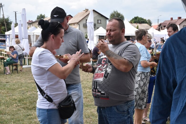  Pokazy i degustacje dań rybnych. Udany piknik nad zalewem 