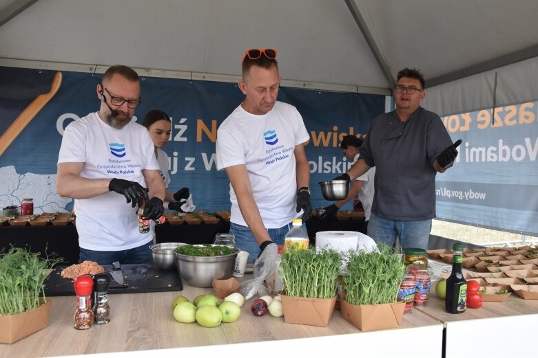  Pokazy i degustacje dań rybnych. Udany piknik nad zalewem 