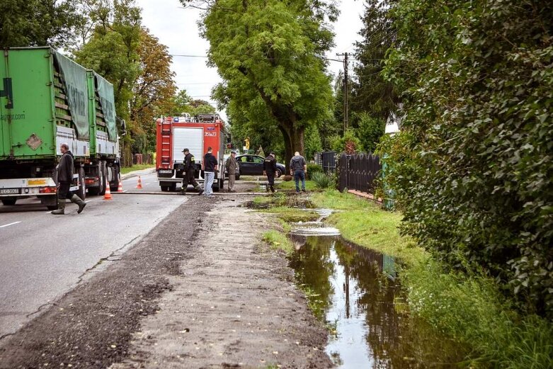  Powódź na ulicy Zadębie w Skierniewicach 