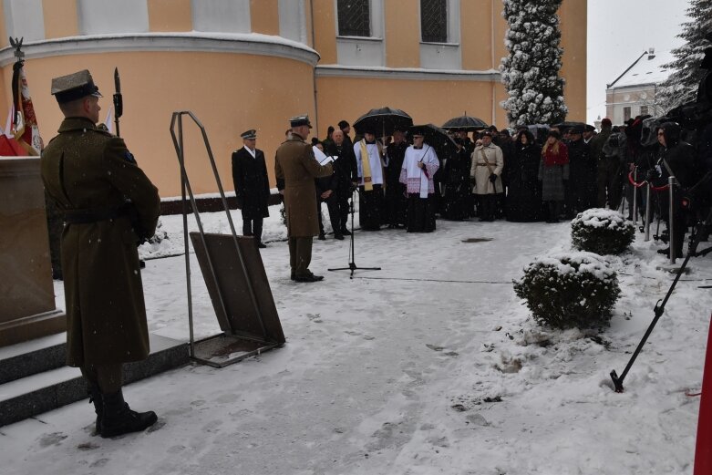  Powrót bohatera 1863 do Mszczonowa. Uroczystości z udziałem ministra Mariusza Błaszczaka 